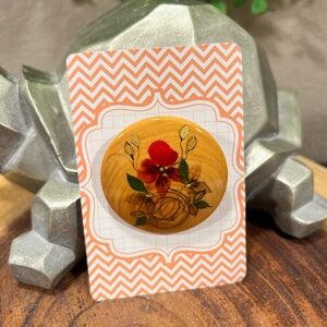 HAND-PAINTED FLORAL DESIGN ON OLIVE WOOD BROOCH-JERUSALEM & SIGNED BY ARTIST